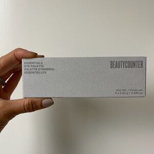 NEW - Beautycounter Essentials Eye Palette